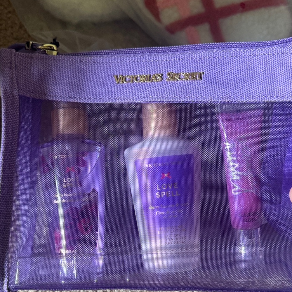 Brand new Victoria’s Secret let’s get away travel essentials love spell set